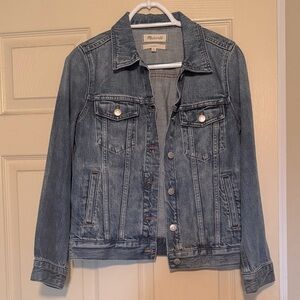 Madewell The Jean Jacket in Medford Wash